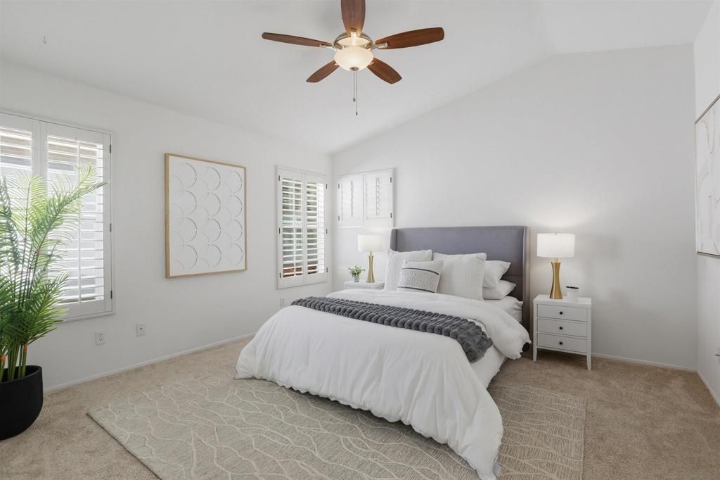 Image 18 of property listing at 8291 Gold Coast Dr 8, San Diego, CA 92126