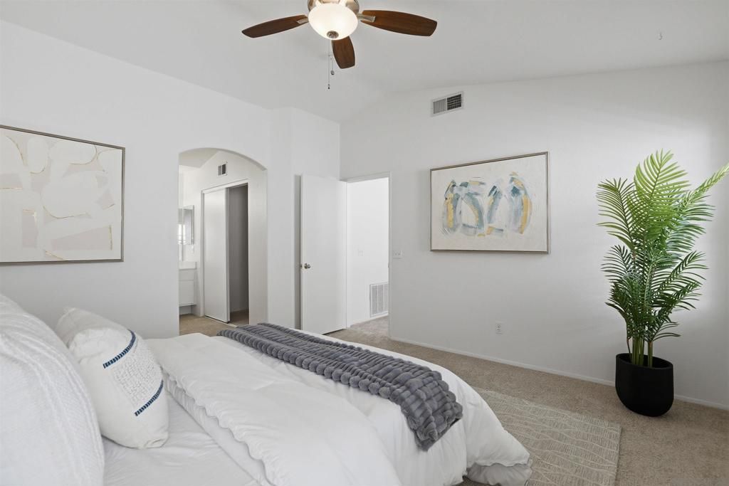 Image 19 of property listing at 8291 Gold Coast Dr 8, San Diego, CA 92126