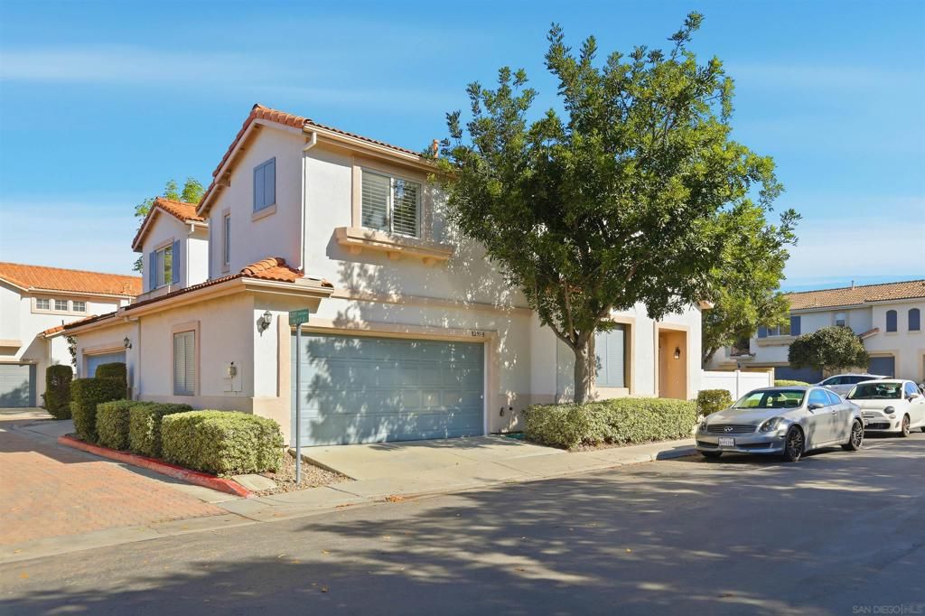 Image 2 of property listing at 8291 Gold Coast Dr 8, San Diego, CA 92126