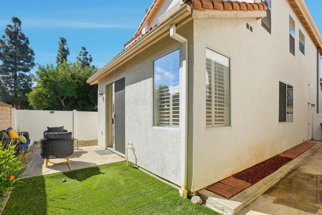 Image 28 of property listing at 8291 Gold Coast Dr 8, San Diego, CA 92126