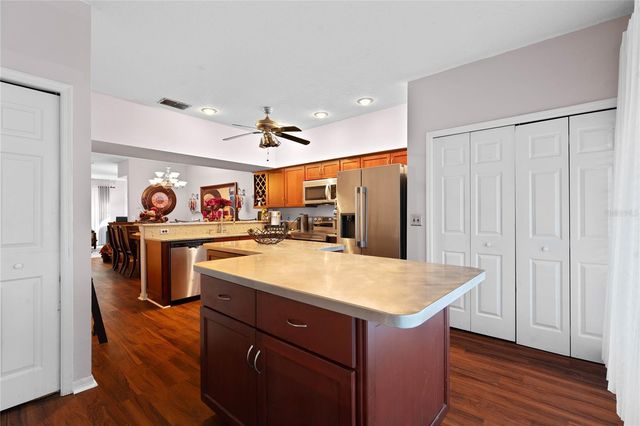 2804 COUNTRYSIDE BOULEVARD 3, Clearwater, FL 33761