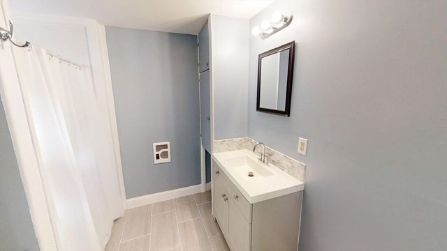 48 Pond St, Salem, NH 03079