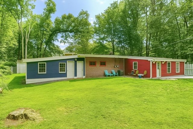 48 Pond St, Salem, NH 03079