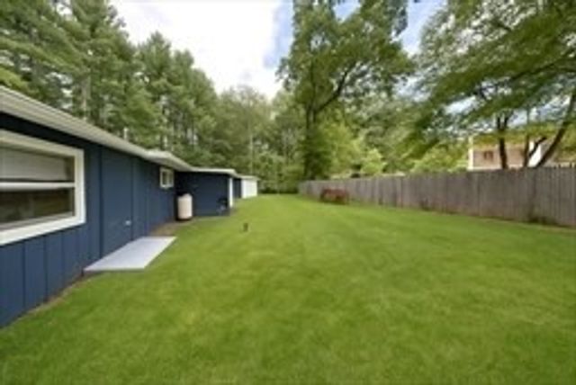 48 Pond St, Salem, NH 03079