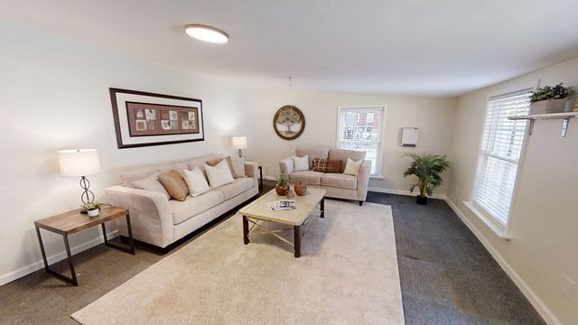 48 Pond St, Salem, NH 03079