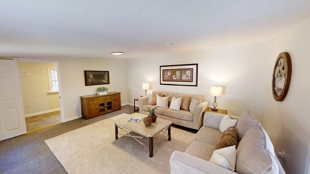 48 Pond St, Salem, NH 03079