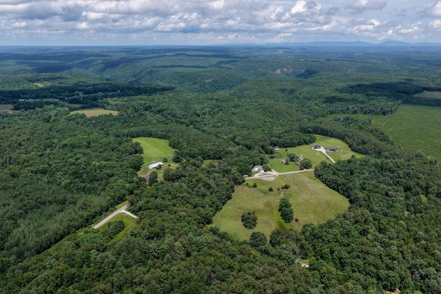 7055 Mooneyham Lonewood Road, Spencer, TN 38585