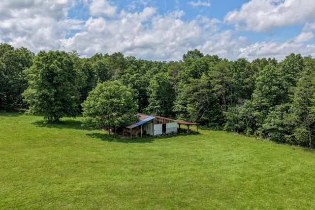 7055 Mooneyham Lonewood Road, Spencer, TN 38585