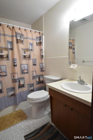 1385 Highland Avenue 13B, Waterbury, CT 06708