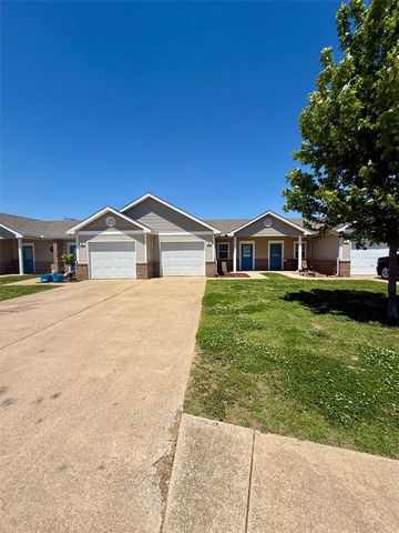 623 N 7Th Street, Rogers, AR 72756