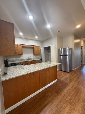 623 N 7Th Street, Rogers, AR 72756