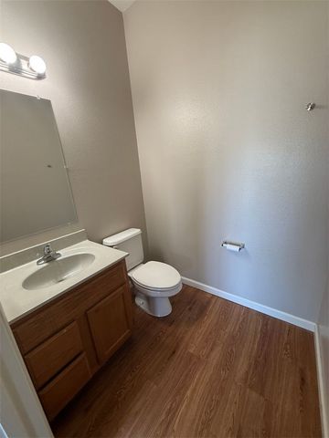 623 N 7Th Street, Rogers, AR 72756