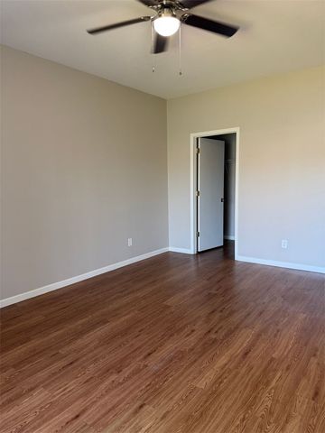 623 N 7Th Street, Rogers, AR 72756
