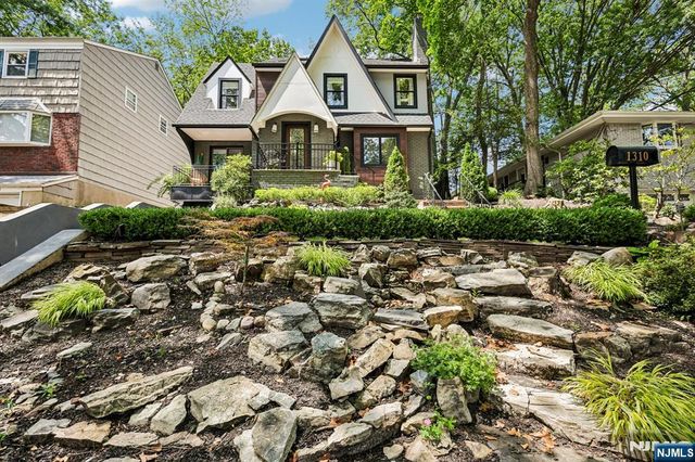 1310 Princeton Road, Teaneck, NJ 07666