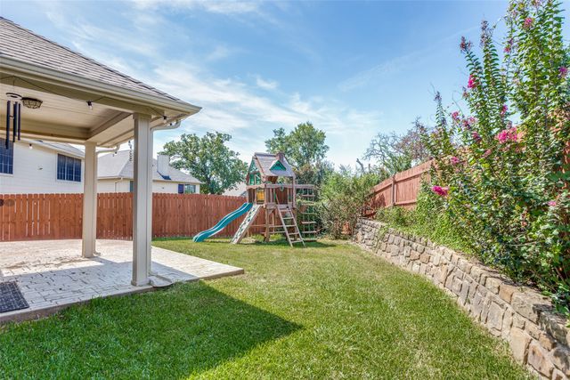 3010 Greenway Drive, Burleson, TX 76028