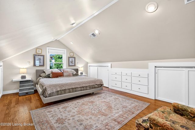 3700 Napanee Rd, Louisville, KY 40207