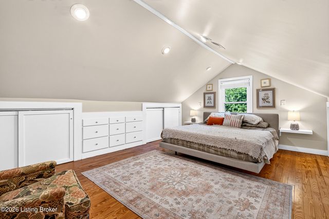 3700 Napanee Rd, Louisville, KY 40207