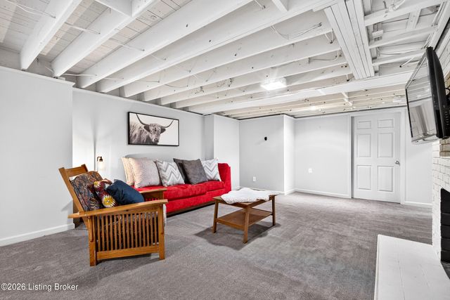 3700 Napanee Rd, Louisville, KY 40207
