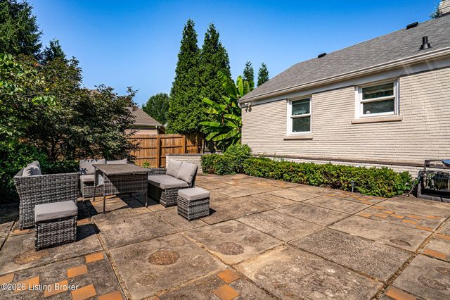 3700 Napanee Rd, Louisville, KY 40207