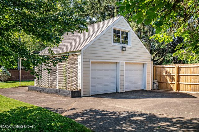 3700 Napanee Rd, Louisville, KY 40207