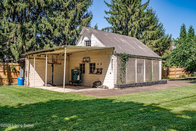 3700 Napanee Rd, Louisville, KY 40207