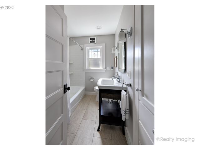 1415 N BALDWIN St, Portland, OR 97217