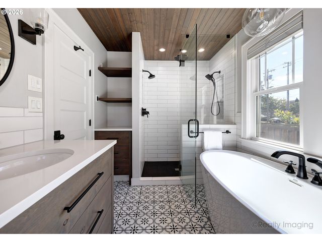 1415 N BALDWIN St, Portland, OR 97217