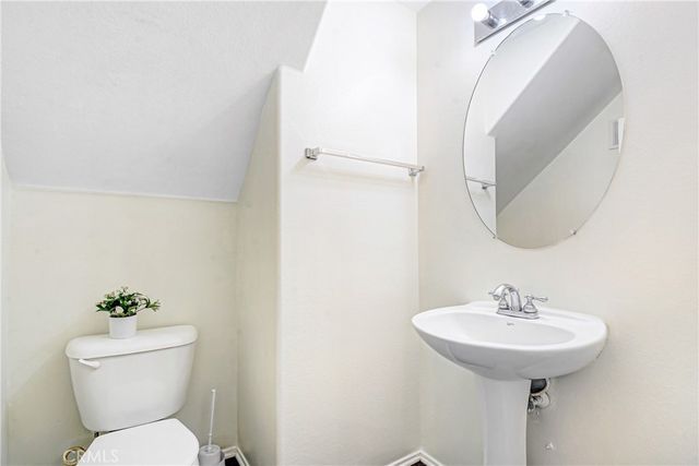 832 Melville, San Jacinto, CA 92583