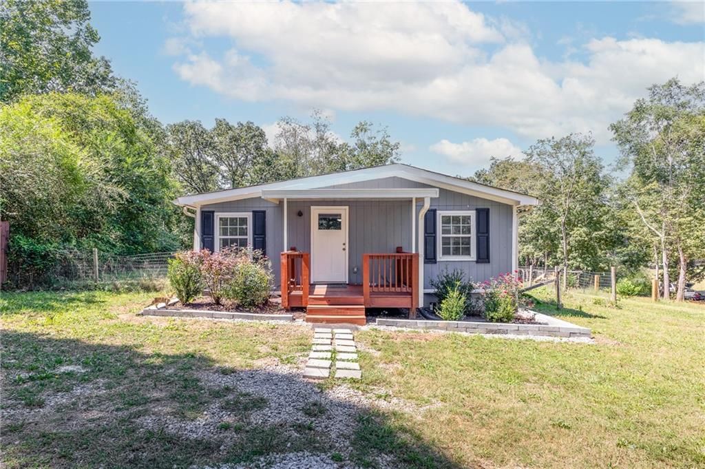 3916 Petes Drive, Gainesville, GA 30506