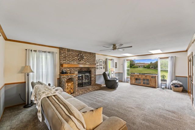W326S7350 Cabriolet COURT, Mukwonago, WI 53149