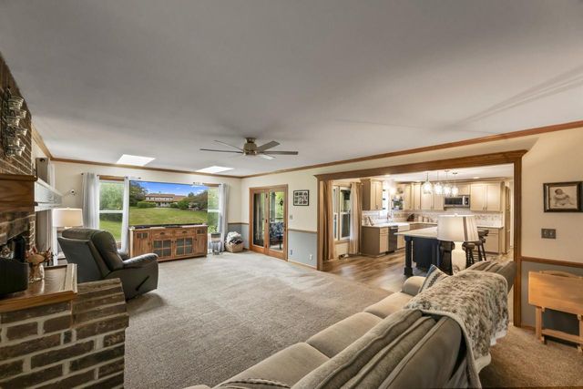 W326S7350 Cabriolet COURT, Mukwonago, WI 53149