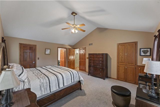 W326S7350 Cabriolet COURT, Mukwonago, WI 53149