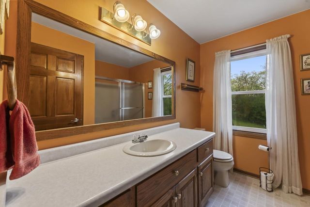 W326S7350 Cabriolet COURT, Mukwonago, WI 53149