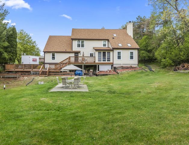 W326S7350 Cabriolet COURT, Mukwonago, WI 53149