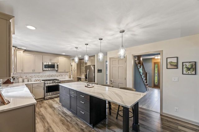 W326S7350 Cabriolet COURT, Mukwonago, WI 53149