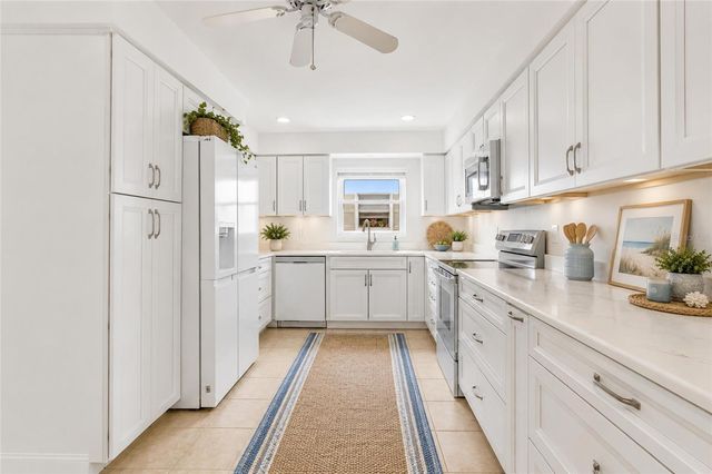 3271 MCMATH DRIVE, Palm Harbor, FL 34684