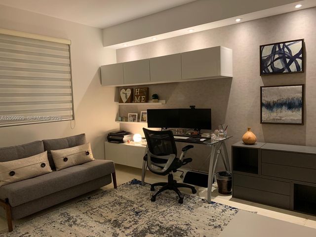 601 NE 36th Street 2507, Miami, FL 33137