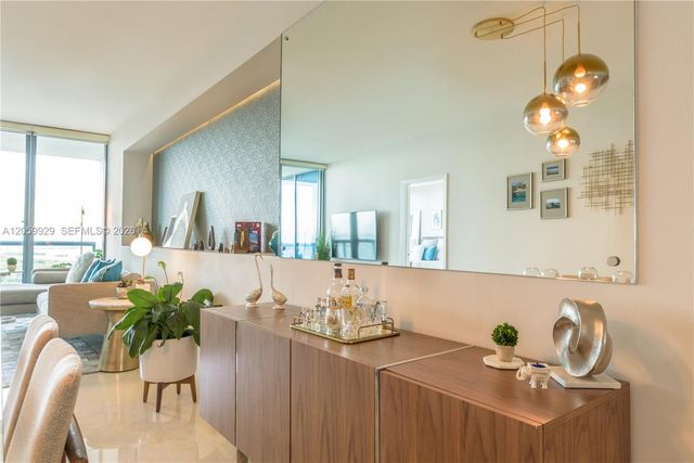 601 NE 36th Street 2507, Miami, FL 33137