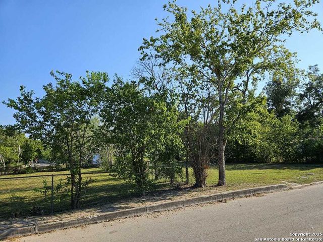 546 Seay, Seguin, TX 78155