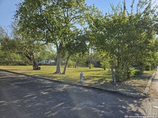 546 Seay, Seguin, TX 78155