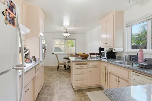 503 W Fox Court, Redwood City, CA 94061