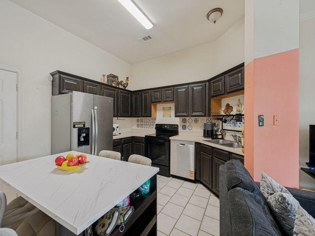 414 Central Park Drive C, Arlington, TX 76014