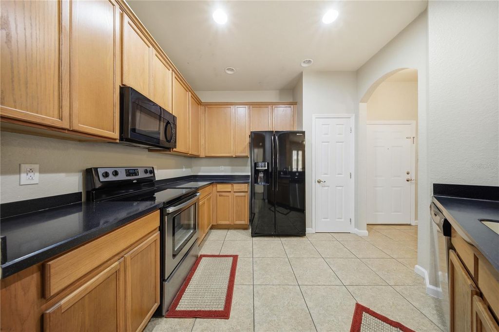 Image 7 of property listing at 3001 LAUREL RUN LANE 204, Kissimmee, FL 34741