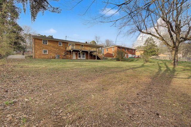 534 Rosewood Dr, Clarksville, TN 37043