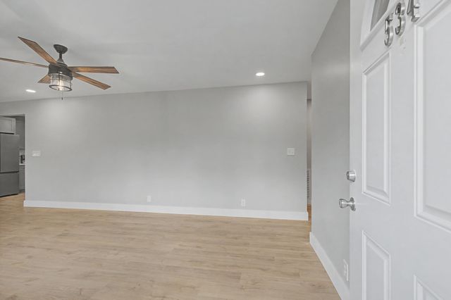 534 Rosewood Dr, Clarksville, TN 37043