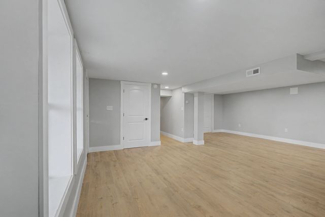 534 Rosewood Dr, Clarksville, TN 37043