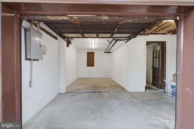 7057 GUILFORD RD, Upper Darby, PA 19082