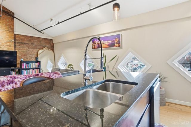 1202 Main Street, Cincinnati, OH 45202