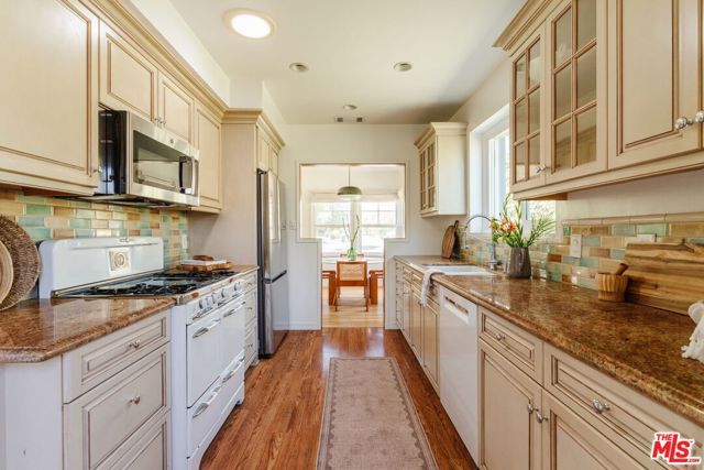 13932 Hamlin Street, Los Angeles, CA 91401