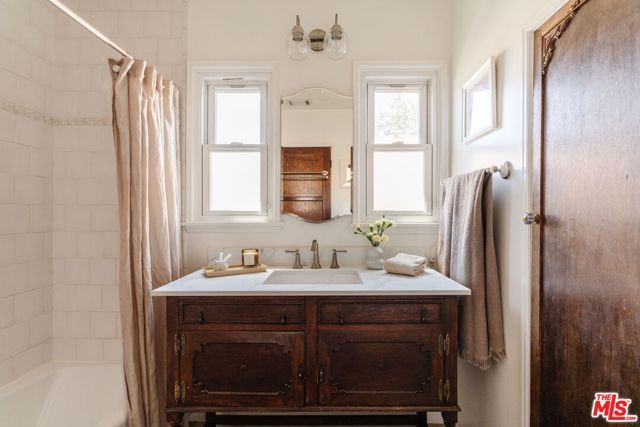 13932 Hamlin Street, Los Angeles, CA 91401